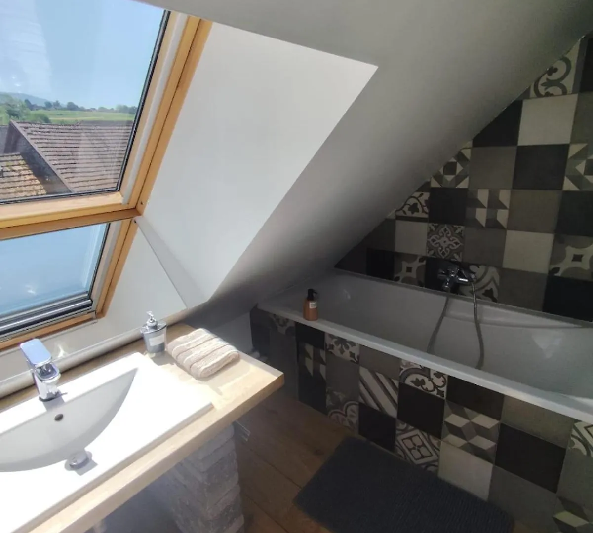 בית נופש Jongieux Charmante Maison Avec Jardin Au Coeur Du Vignoble Savoyard צרפת