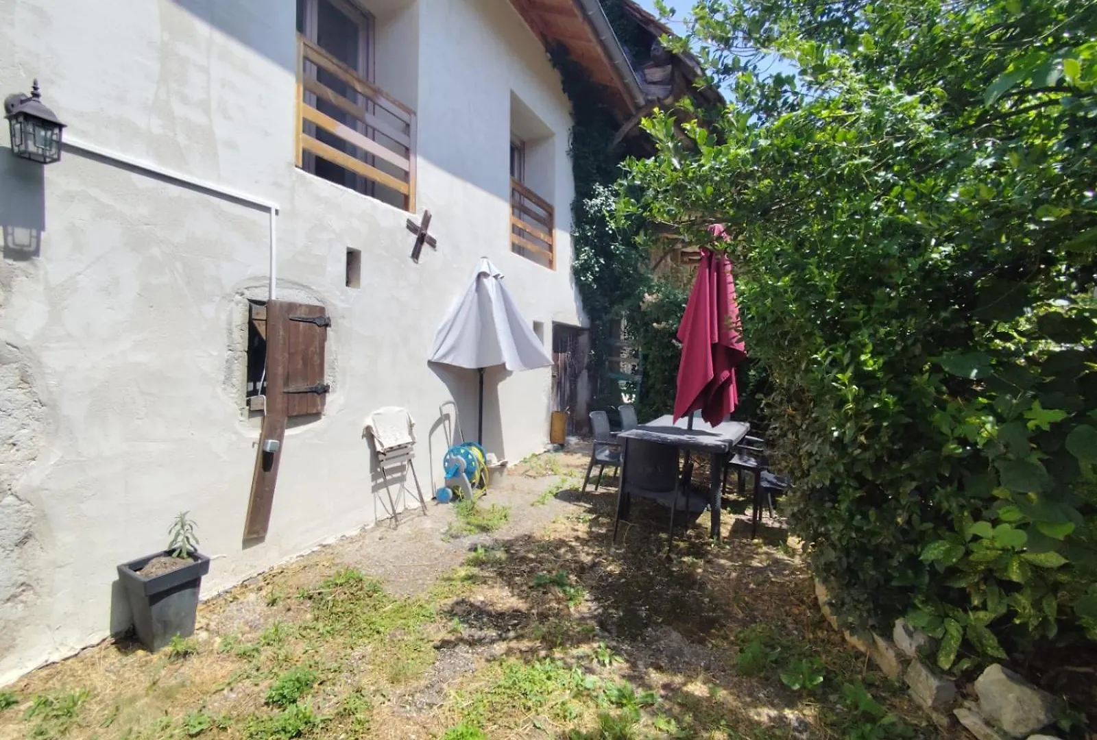 Jongieux Charmante Maison Avec Jardin Au Coeur Du Vignoble Savoyard 0*,